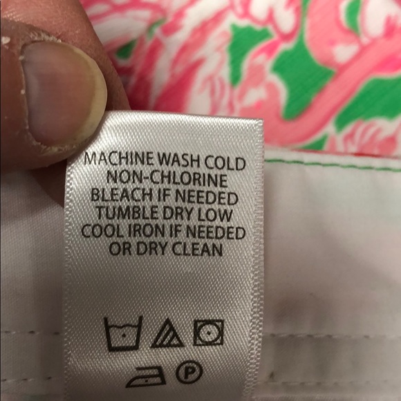 Lilly Pulitzer pink flamingos shorts - Picture 8 of 8